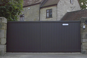 Replacement aluminum gates